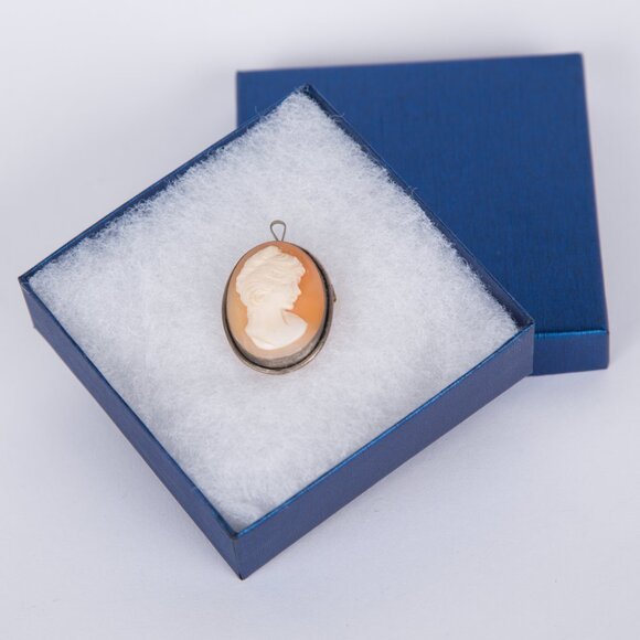 SOLD Vintage Angel Skin Coral Cameo Brooch Pendant in Silver Setting - Picture 6 of 6